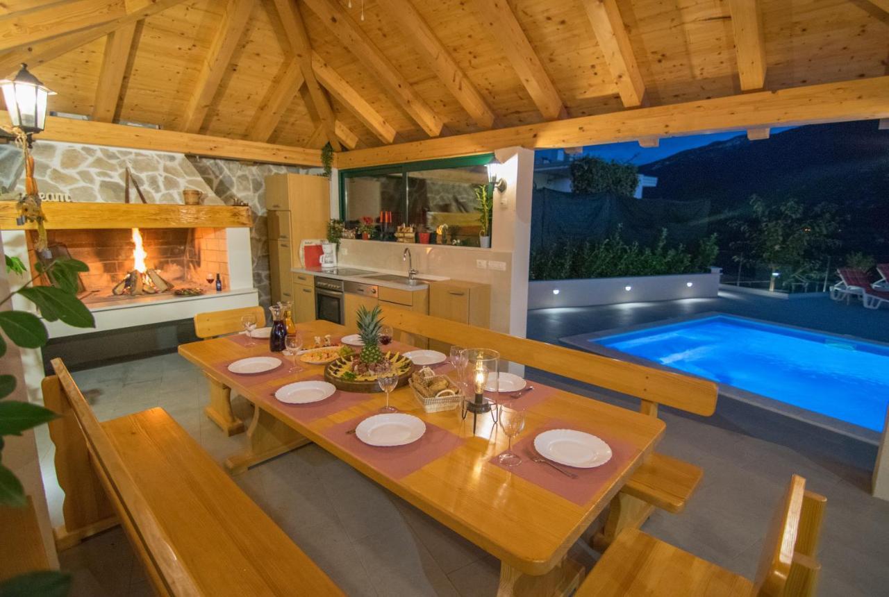 Villa Milena With Heated Pool And Jacuzzi Kostanje Eksteriør billede