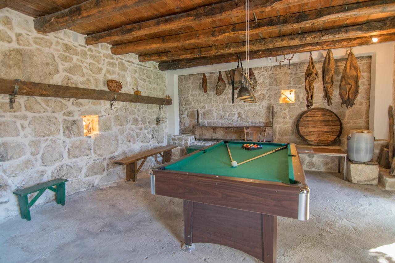 Villa Milena With Heated Pool And Jacuzzi Kostanje Eksteriør billede