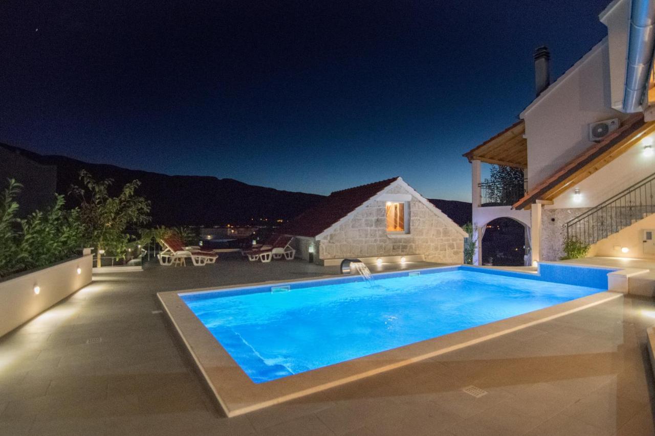 Villa Milena With Heated Pool And Jacuzzi Kostanje Eksteriør billede