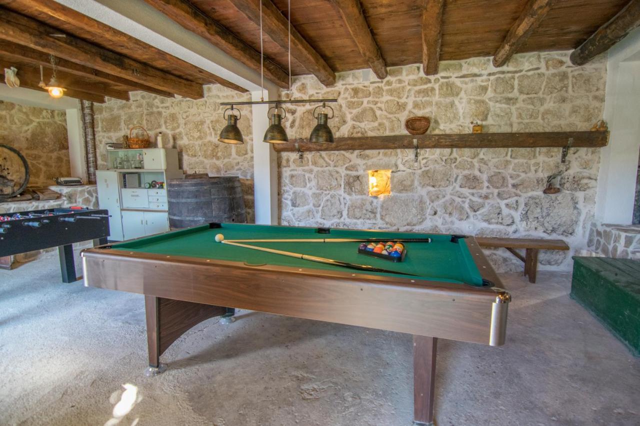Villa Milena With Heated Pool And Jacuzzi Kostanje Eksteriør billede