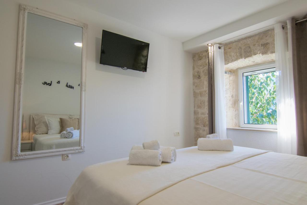 Villa Milena With Heated Pool And Jacuzzi Kostanje Eksteriør billede