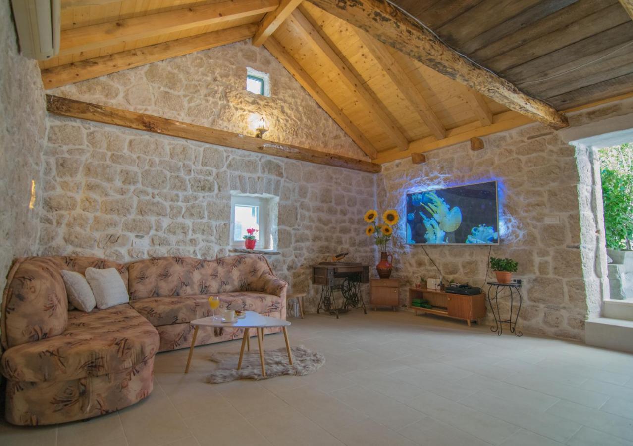 Villa Milena With Heated Pool And Jacuzzi Kostanje Eksteriør billede