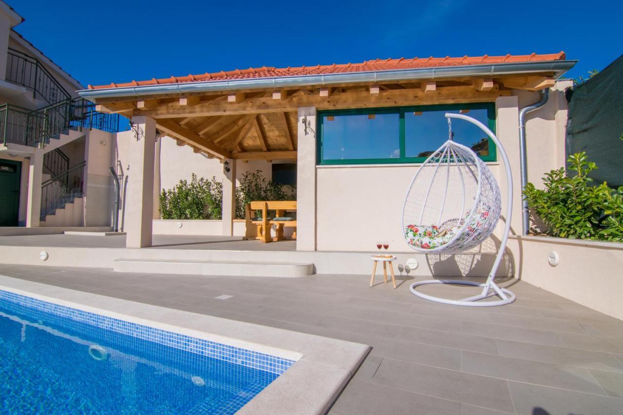 Villa Milena With Heated Pool And Jacuzzi Kostanje Eksteriør billede