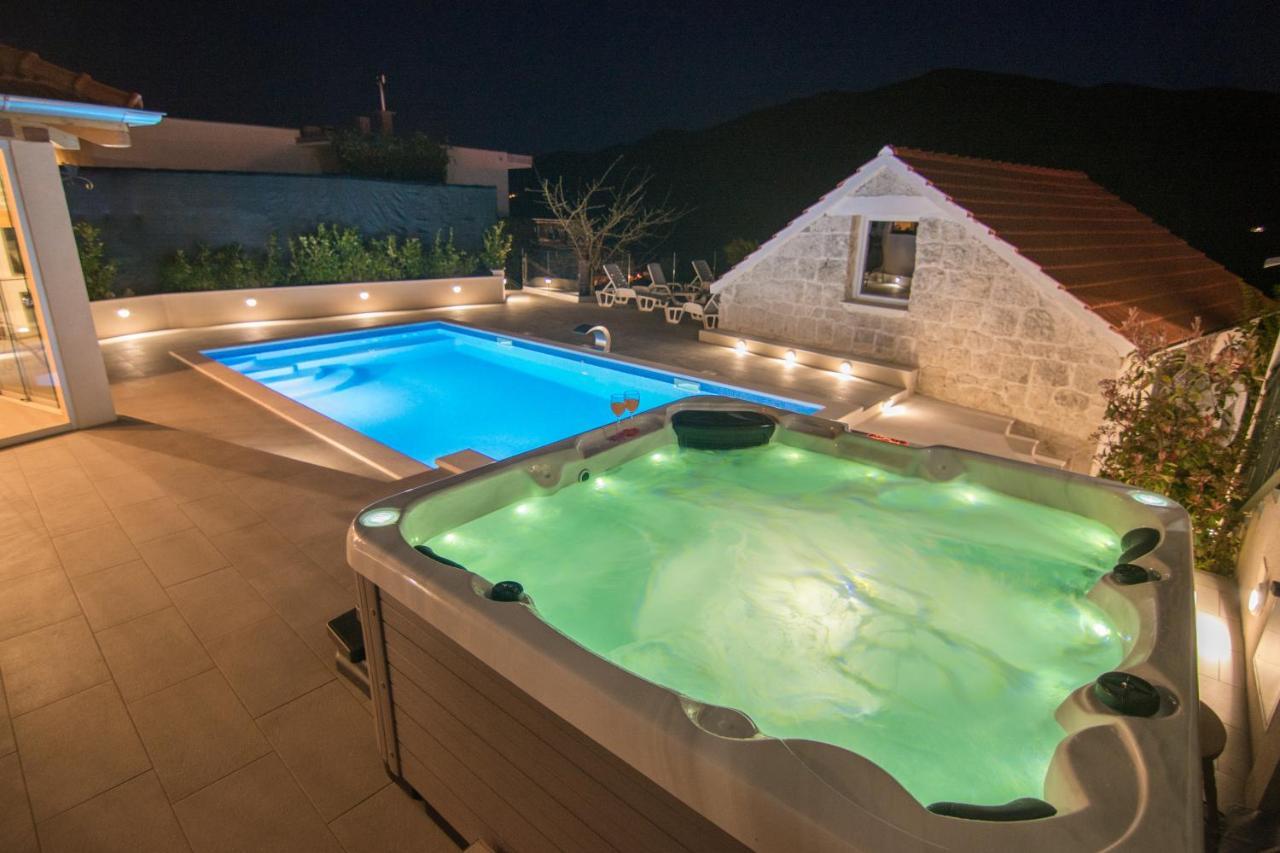 Villa Milena With Heated Pool And Jacuzzi Kostanje Eksteriør billede