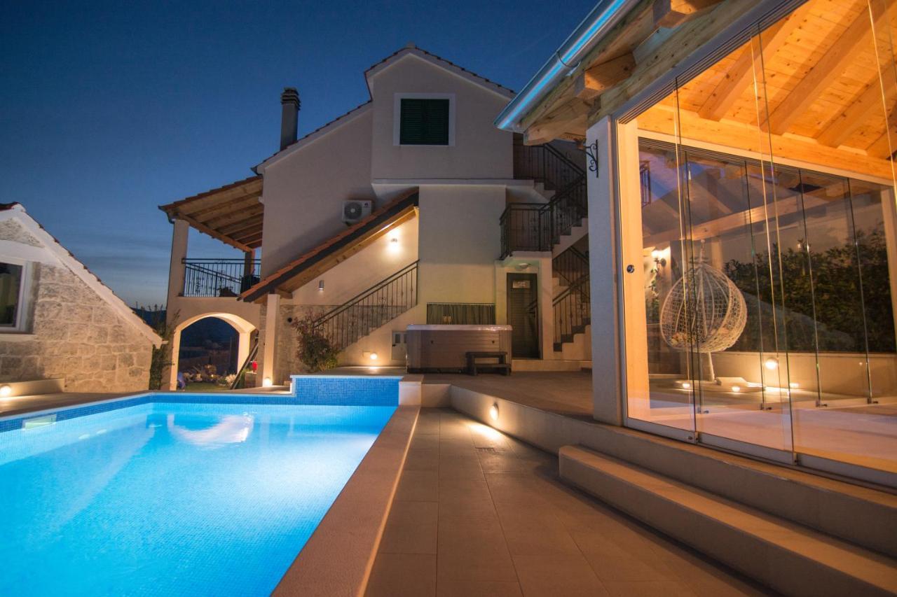 Villa Milena With Heated Pool And Jacuzzi Kostanje Eksteriør billede