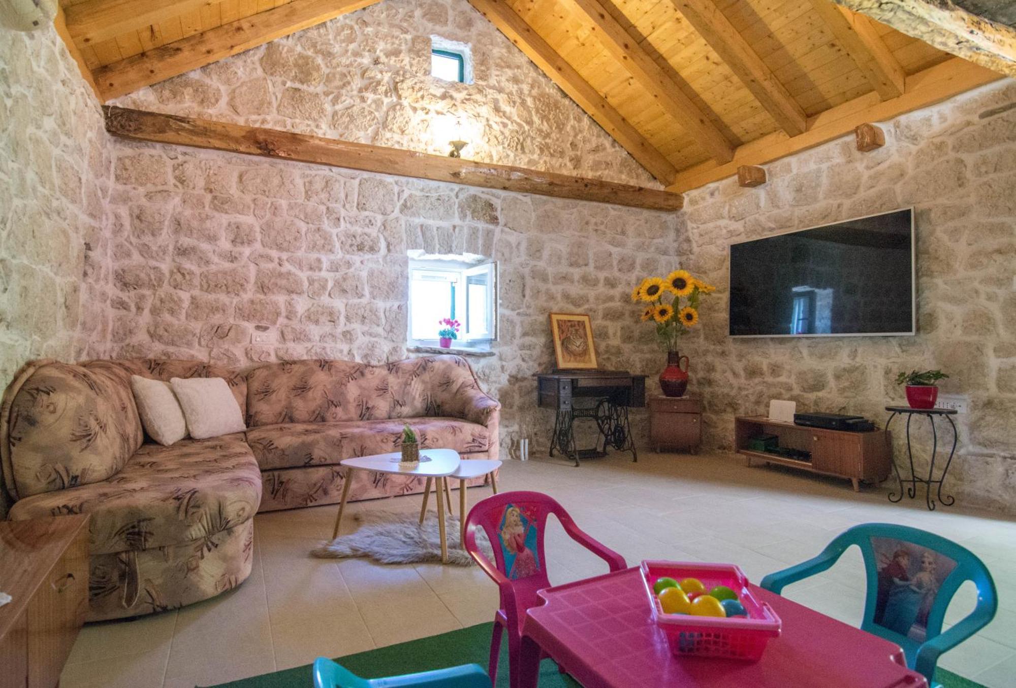 Villa Milena With Heated Pool And Jacuzzi Kostanje Eksteriør billede